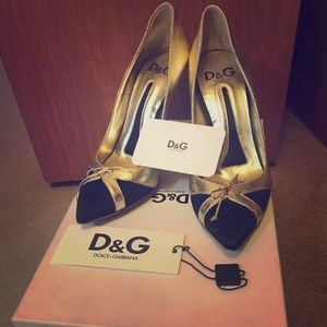 Dolce and Gabbana gold metallic pumps